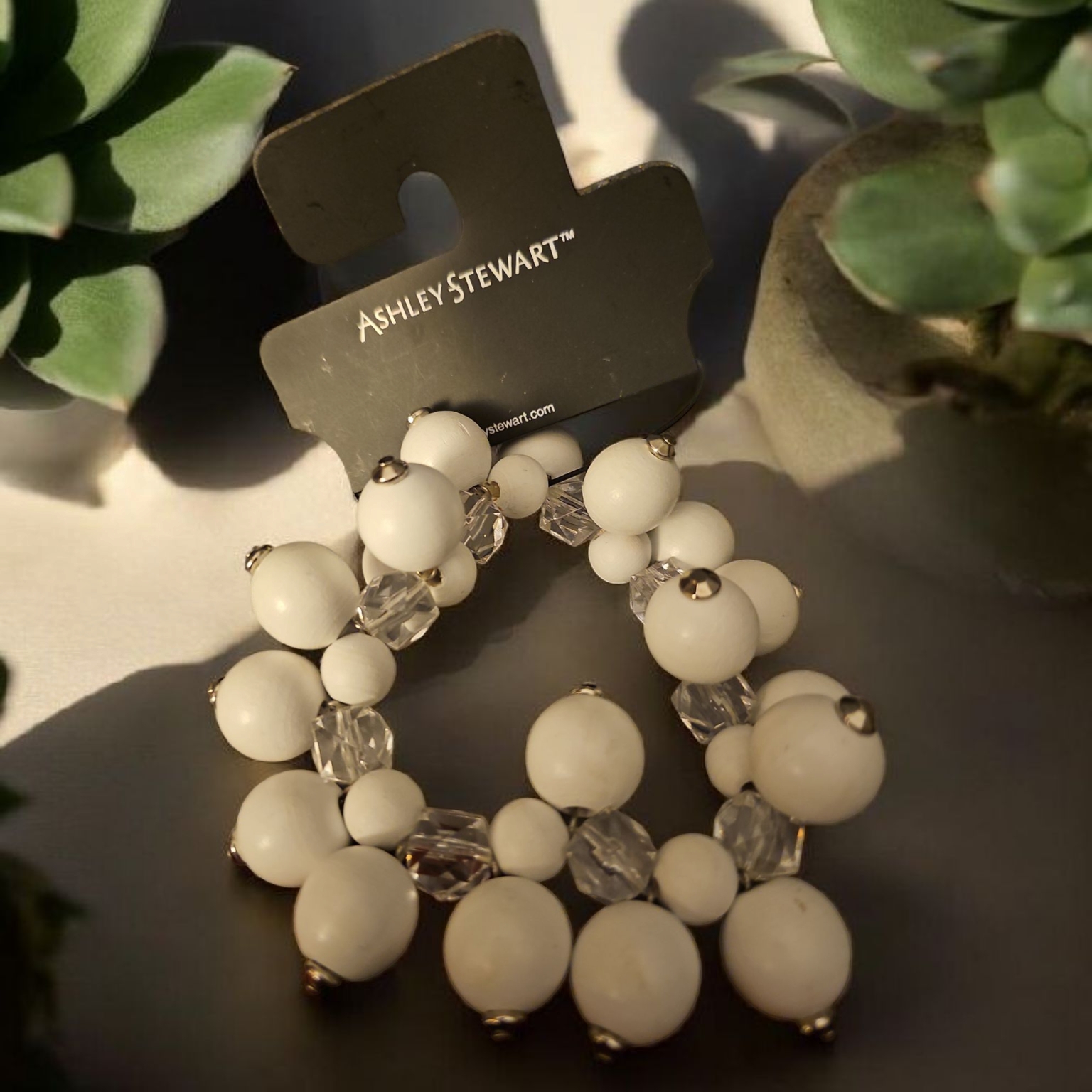 Ashley Stewart White Wooded Beads And Crystal Bracelet Pearlescnt Finish Nwt